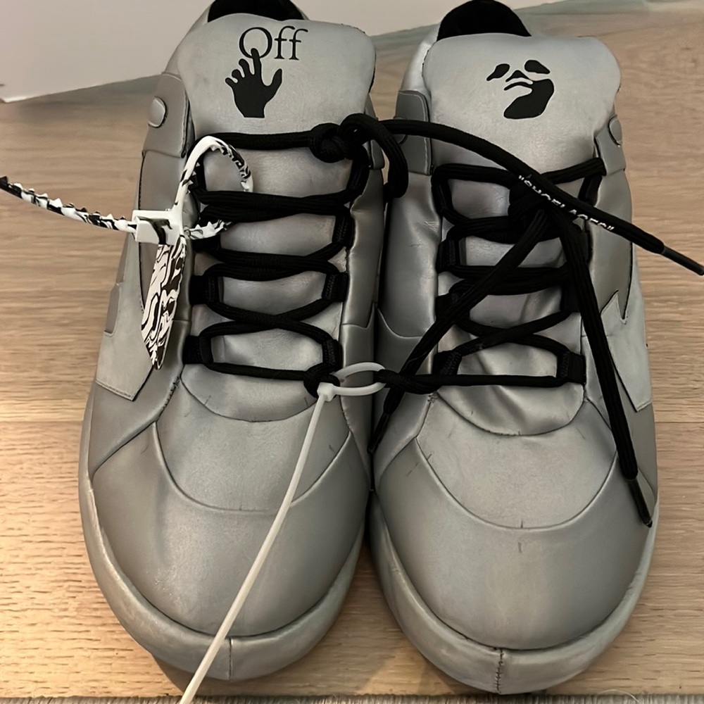 Off-White Gray and Black Low-Top Slippers